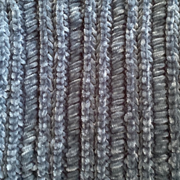 Cropped sweater - Picture 2 of 2